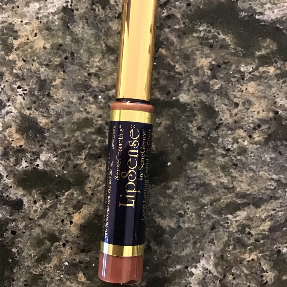 DAWN RISING LIPSENSE